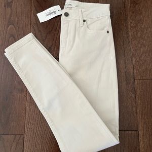 Hidden Amelia skinny jean.